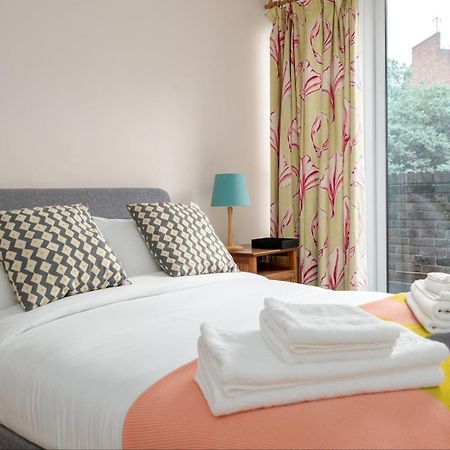 Guestready - Lovely Ground Floor Duplex With Patio In Southbank Διαμέρισμα Λονδίνο Εξωτερικό φωτογραφία